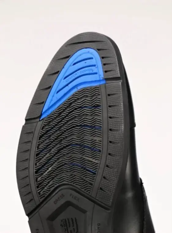 Gif features the Nunn Bush EZ on heel on the KORE Icon EZ Cap Toe Oxford.