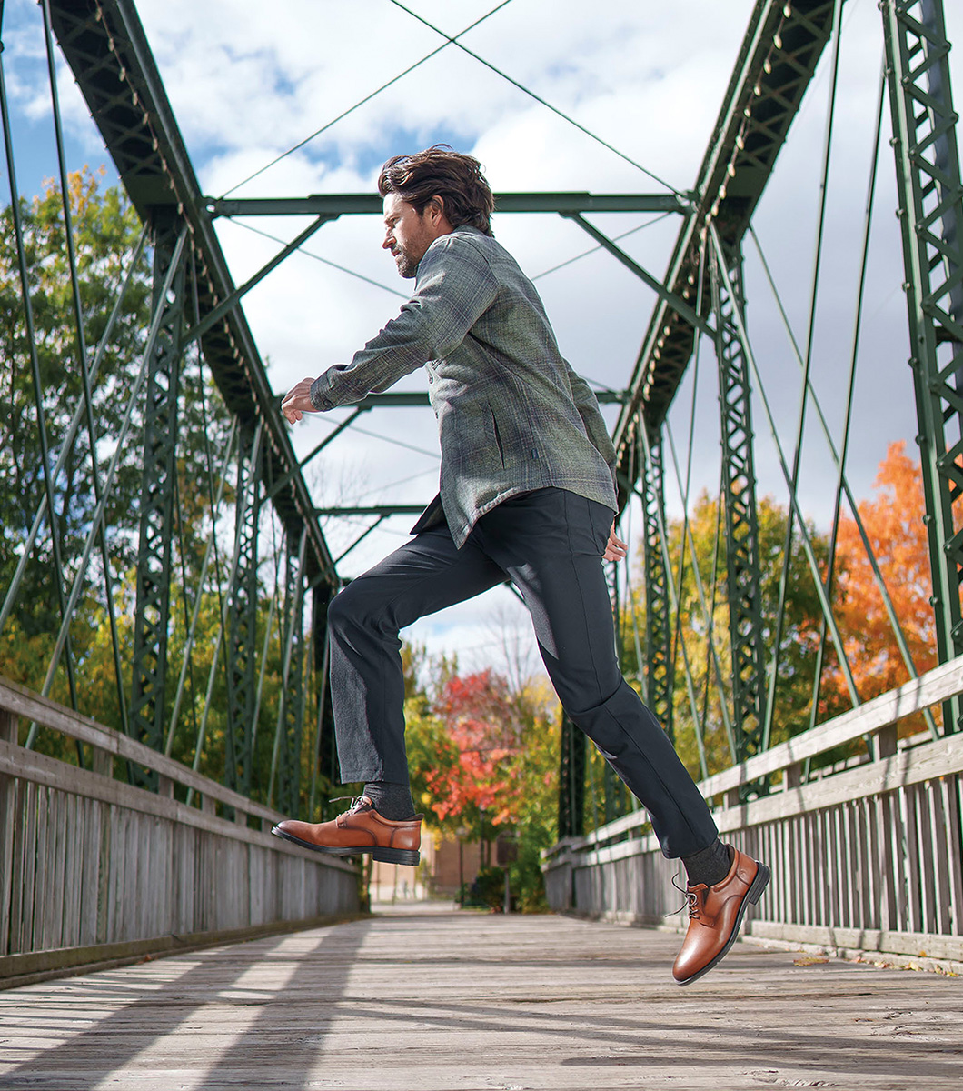 KORE EZ Icon in Cognac Rotate View