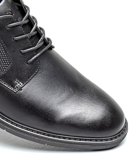 WATER-RESISTANT UPPER