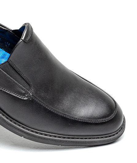 WATER-RESISTANT UPPER