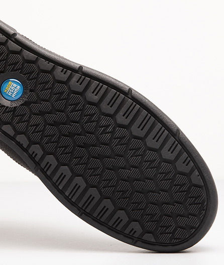 SLIP-RESISTANT SOLE